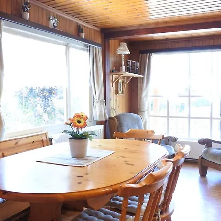 Chalé Chalet Le Chaleureux 1 à 4 Personnes Resteigne