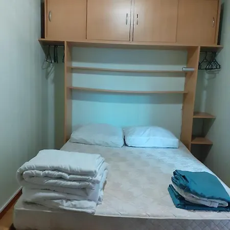 Chalé Chalet Le Chaleureux 1 à 4 Personnes Resteigne